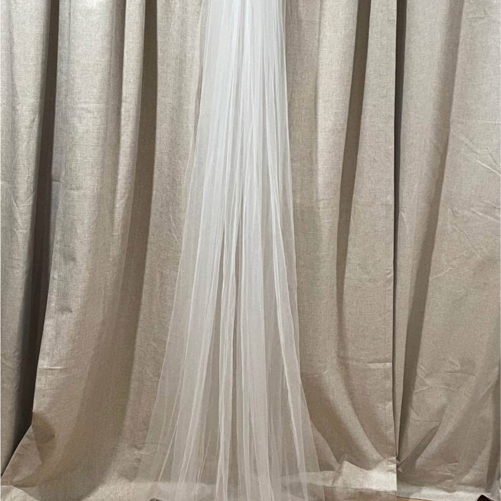 SOLD — Elegant White Tulle Veil